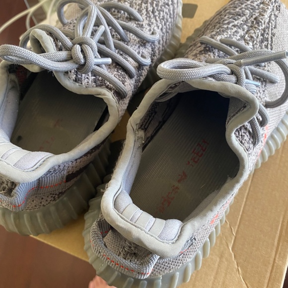 Yeezy Boost - Picture 2 of 5